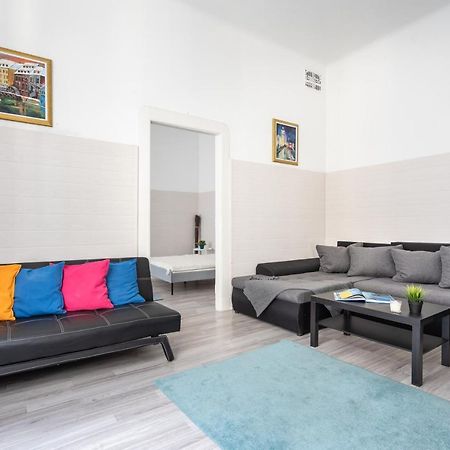 The White House Apartment Budapest Luaran gambar