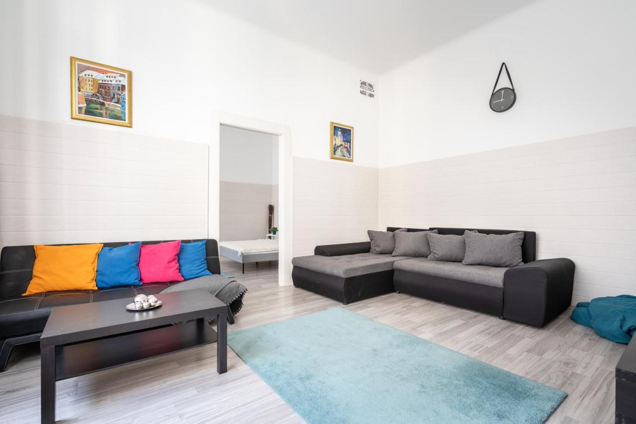 The White House Apartment Budapest Luaran gambar