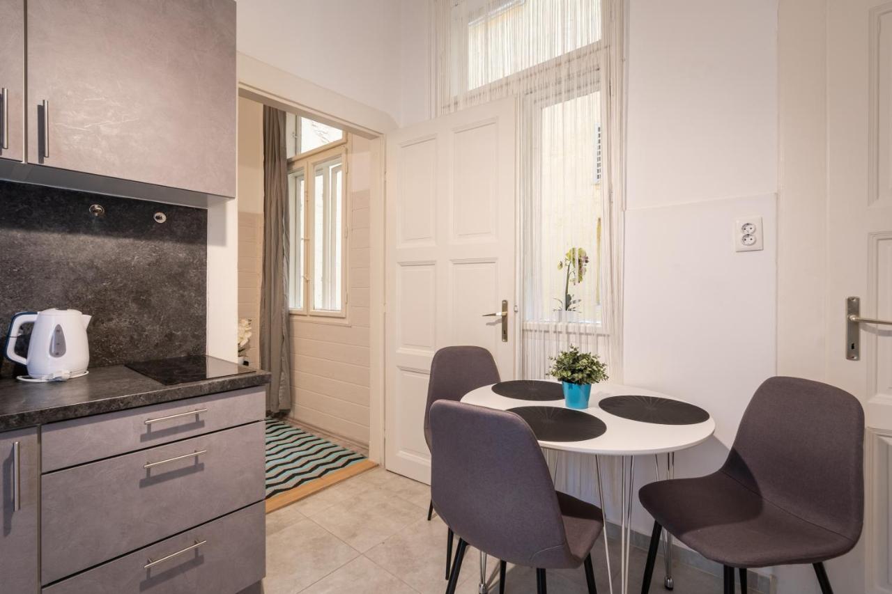 The White House Apartment Budapest Luaran gambar